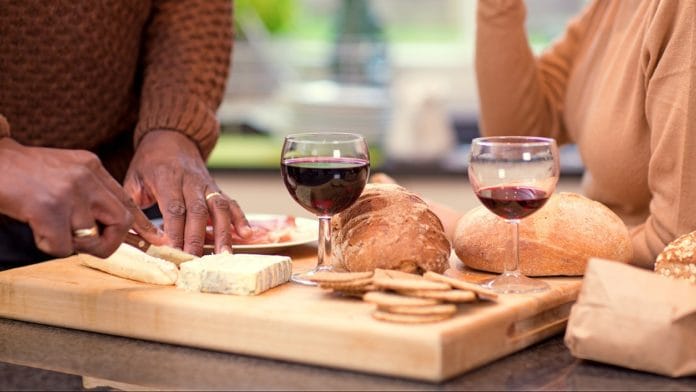 Vino y queso, un maridaje perfecto para prevenir el Alzheimer