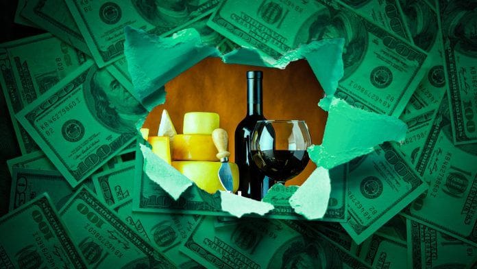 Dólar blue vs. vino tinto y queso sardo Vino Tino y Queso Sardo ganan en inversión al Dólar Blue