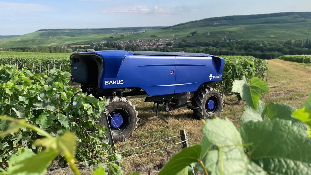 Bakus: Tractor Vitícola Autónomo, desarrolado por la compañía francesa Vitbot