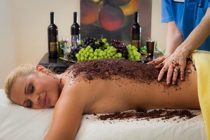 Descubre los secretos de la vinoterapia para rejuvenecer tu piel de forma natural