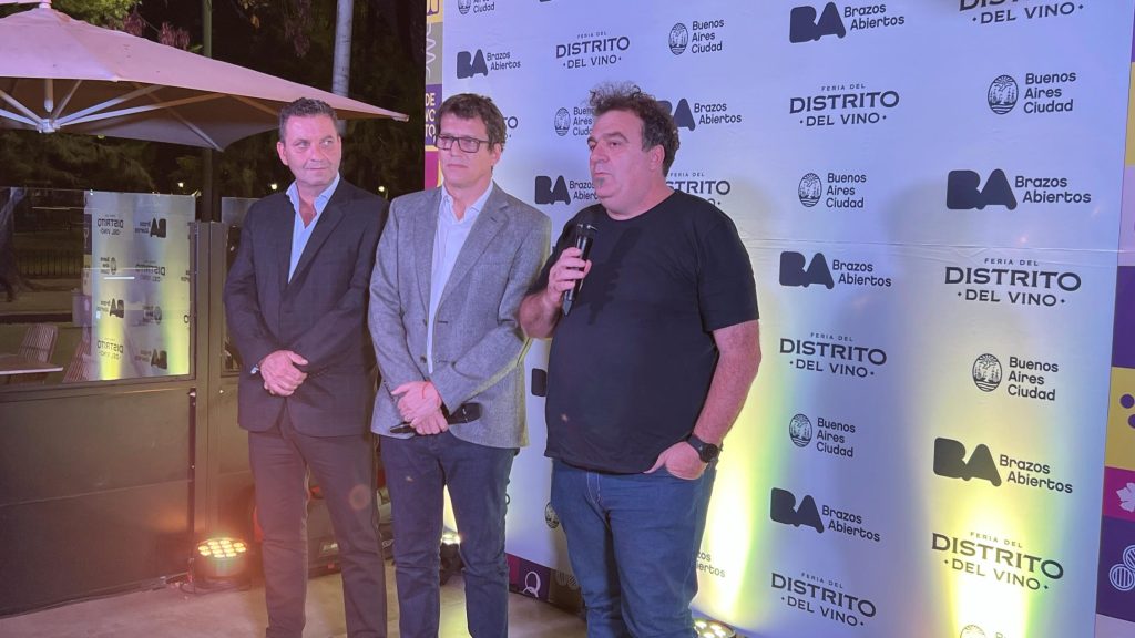 Carlos Macchi, Jose Luis Giusti, Alejandro Vigil, en la presentación de la Feria del Distrito del Vino, en Villa Devoto